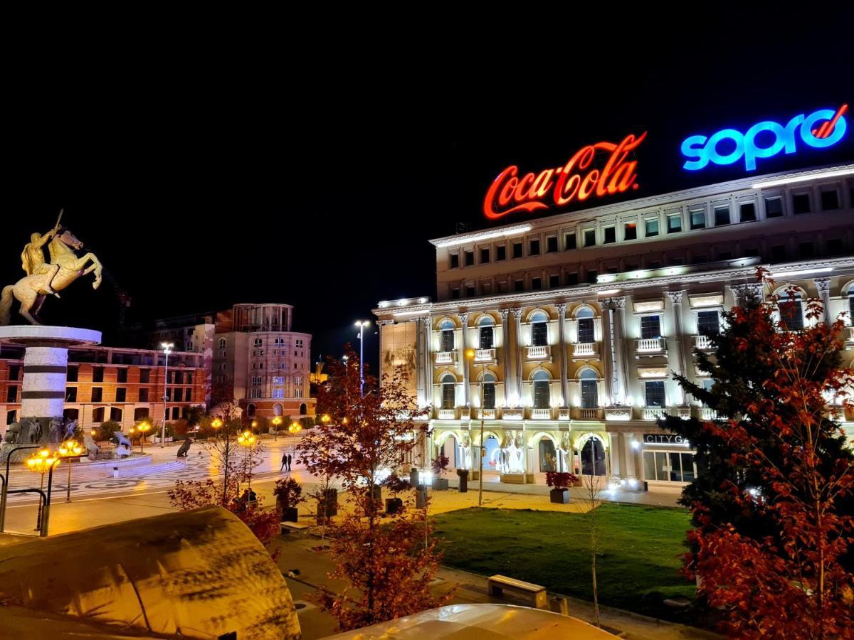 Ferienwohnung Mika Square Skopje Exterior foto